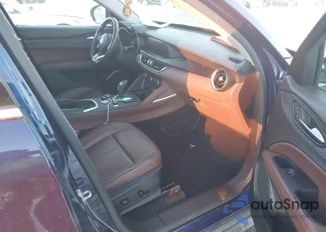 2020 Alfa Romeo Stelvio Awd z USA, uszkodzony, nr VIN ZASPAKAN3L7C82672